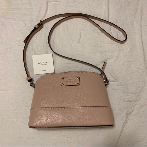 kate spade Handbags - Kate Spade Crossbody